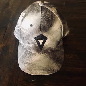 New w/o tag.  Ivivva m/l hat.
